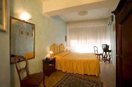 Alex Hotel